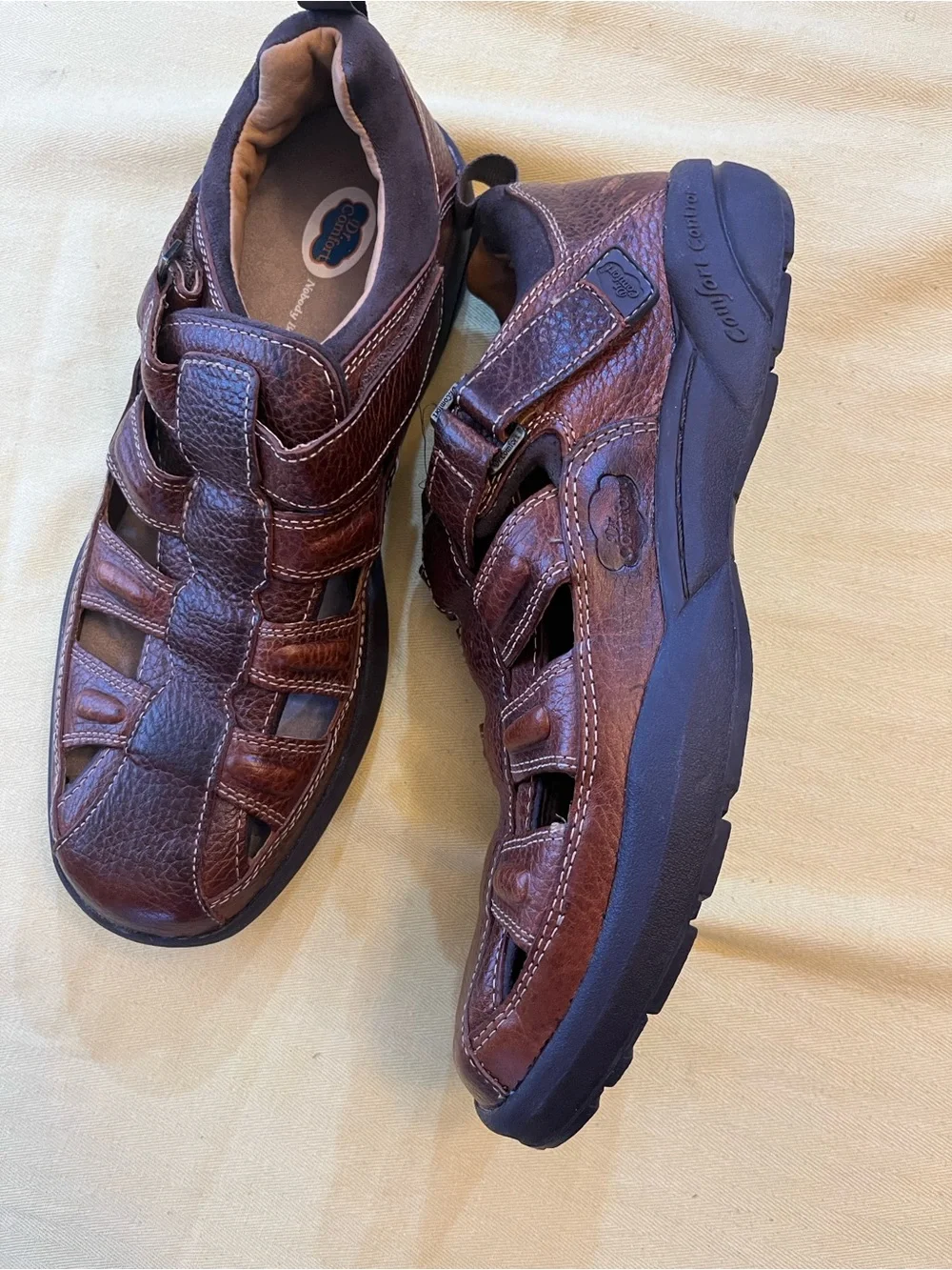 Comfortable Men's Brown Leather Fisherman Sandals with Cushioned Sole